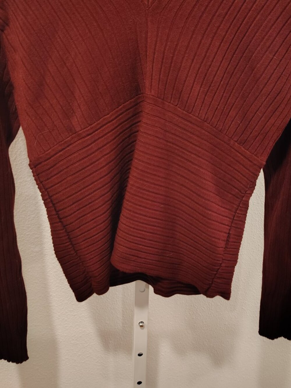 W Women's Sweater Size Large V-Neck Rib Knit Ribbed - Picture 4 of 10